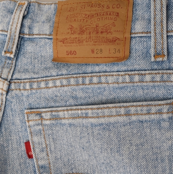 Levi's High-Rise Light Blue Denim Jeans - Picture 5 of 12